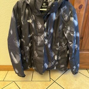 WANTDO Women's Black and White Ski Jacket-BNWT